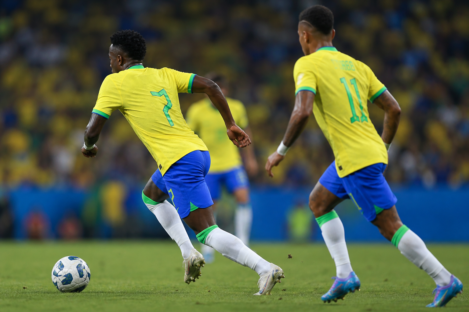 Analisar o desempenho do Atlético Mineiro no Brasileirão 2026 e o que falta para subir na tabela