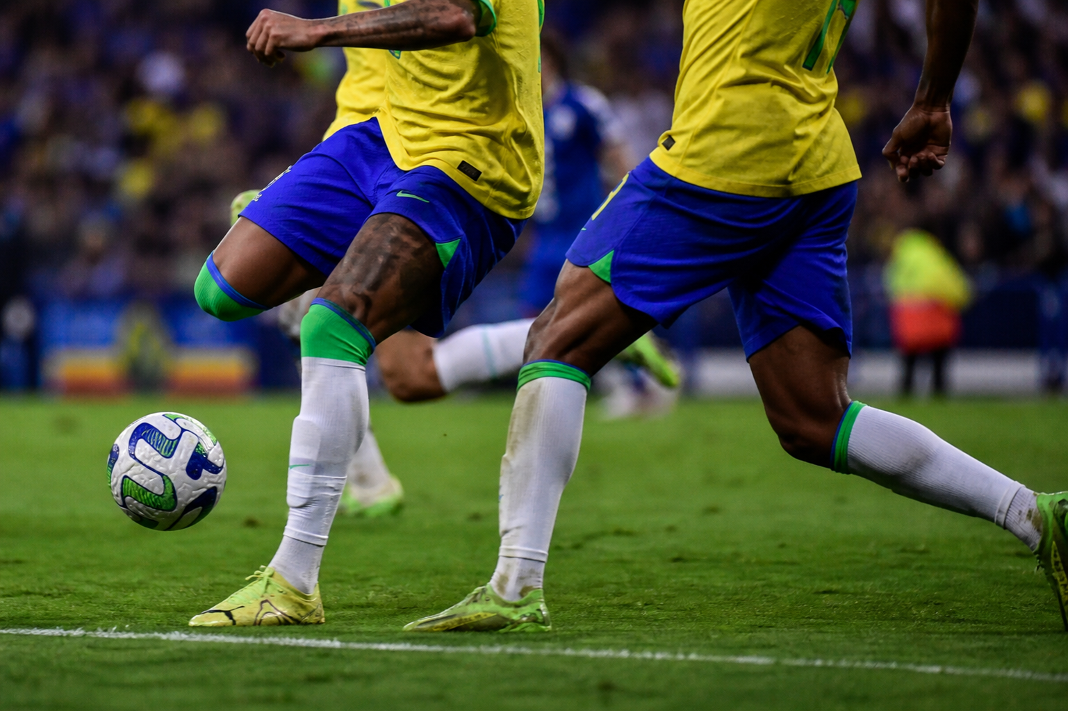 Analisar o desempenho do Palmeiras na liderança do Brasileirão 2026, sistema tático e destaques